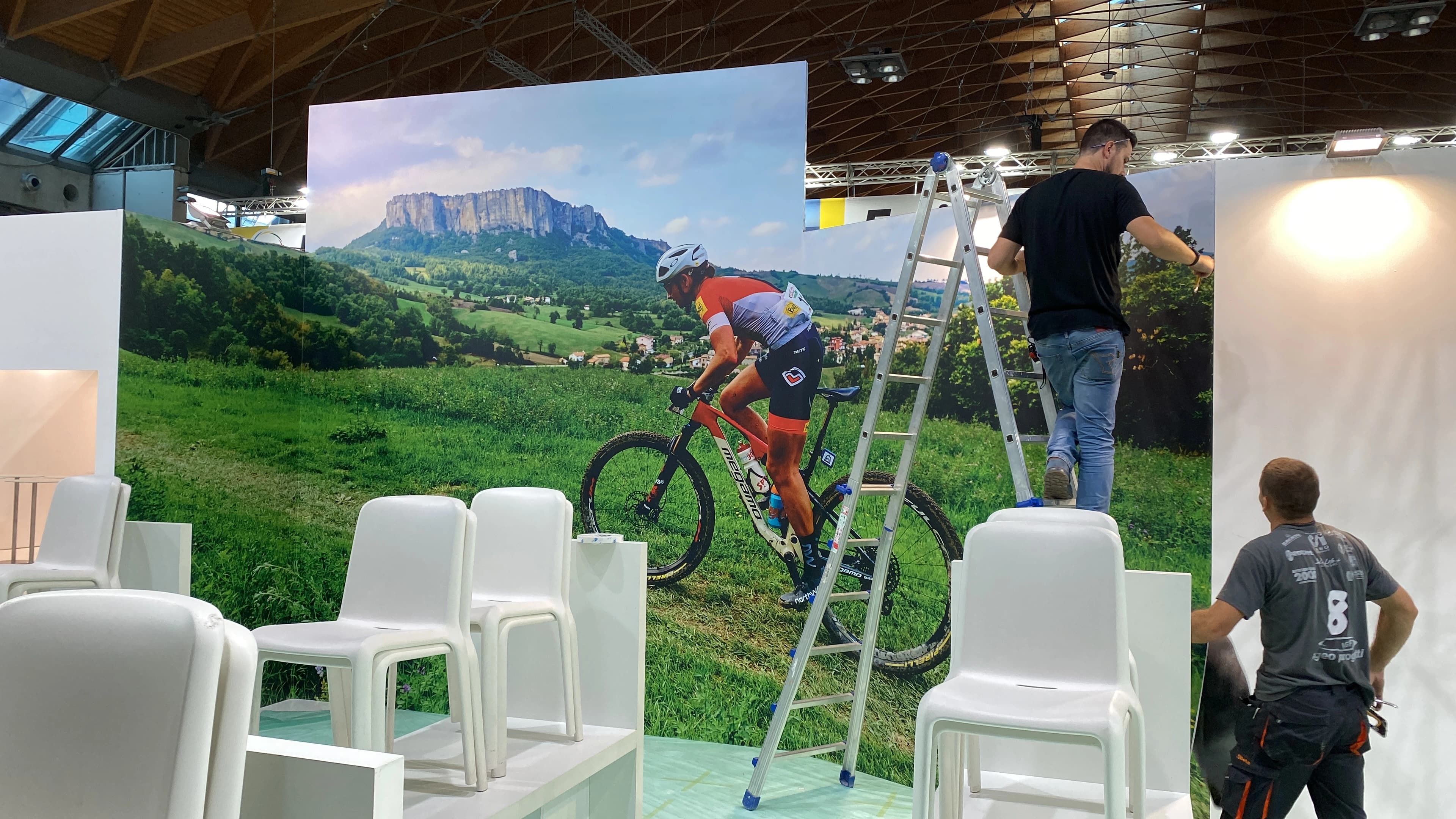 Decorazioni narrative per aree espositive